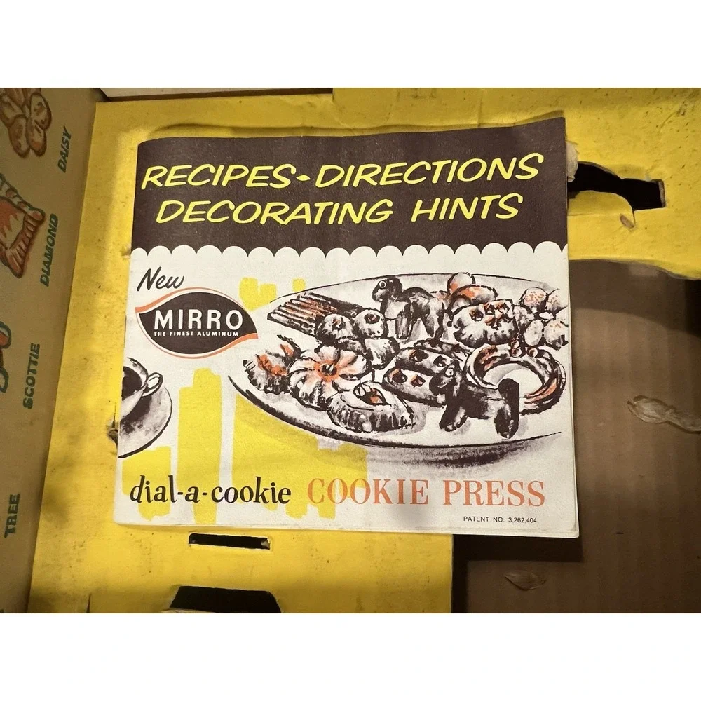 Vtg Mirro Dial A Cookie Press Kit 12 Fancy Cookie Selections M-0357-22 & Booklet